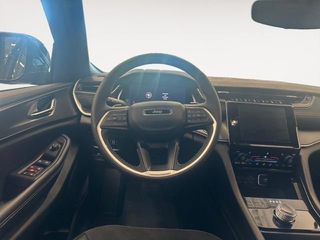 Used 2024 Red Jeep Altitude image 17