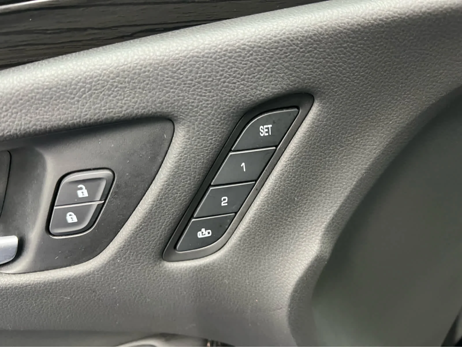 Used 2016 Ebony Twilight Metallic Buick Premium I image 13