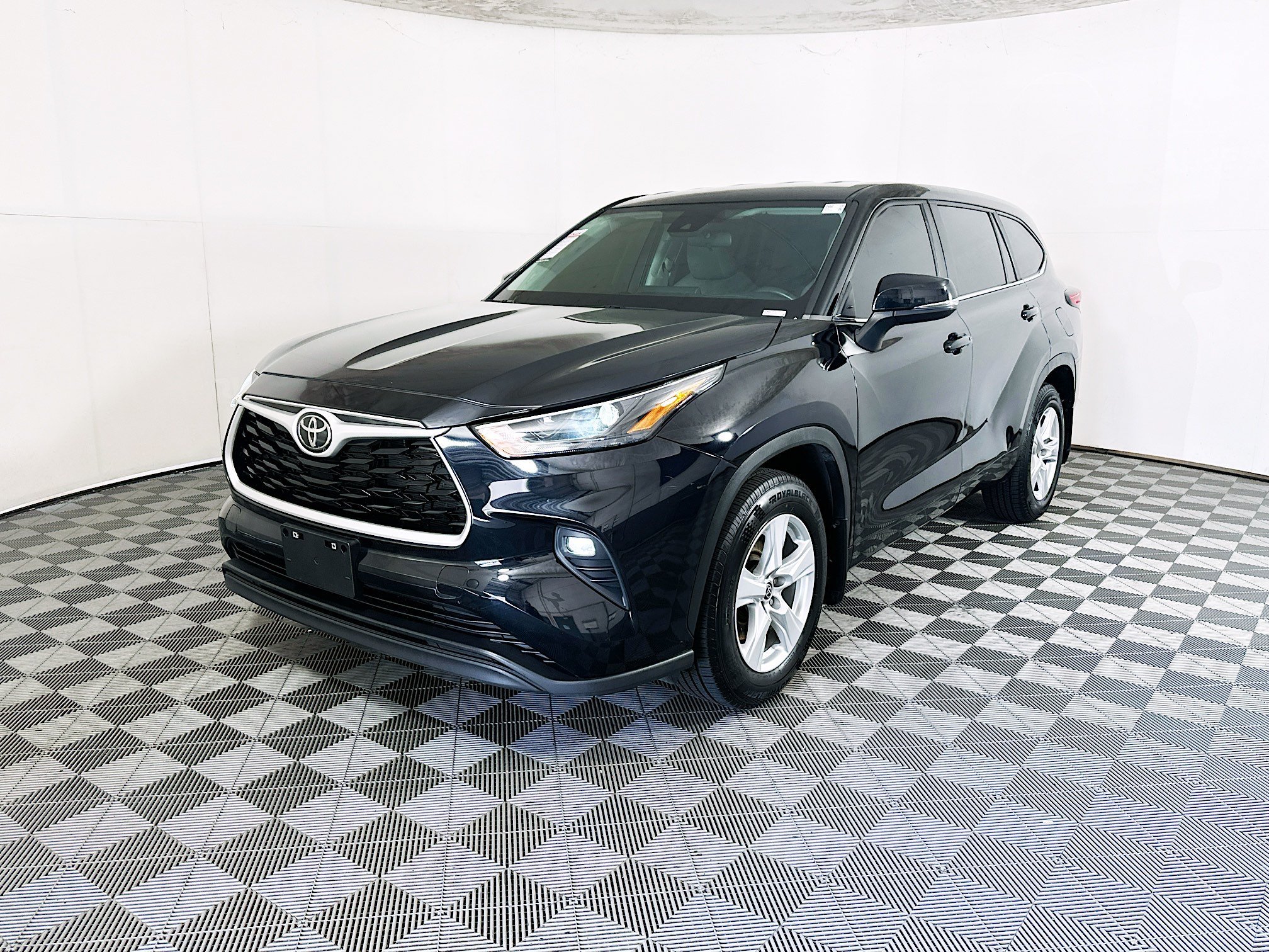 Used 2023 Midnight Black Metallic Toyota LE image 7