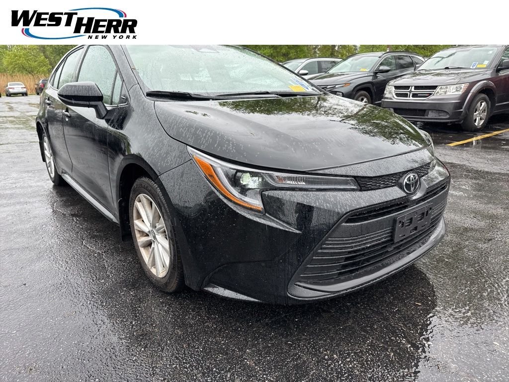 2025 Toyota Corolla LE CVT's photo