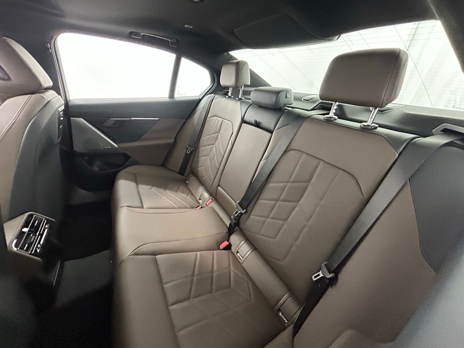 New 2026 Phytonic Blue Metallic BMW 530i xDrive image 33