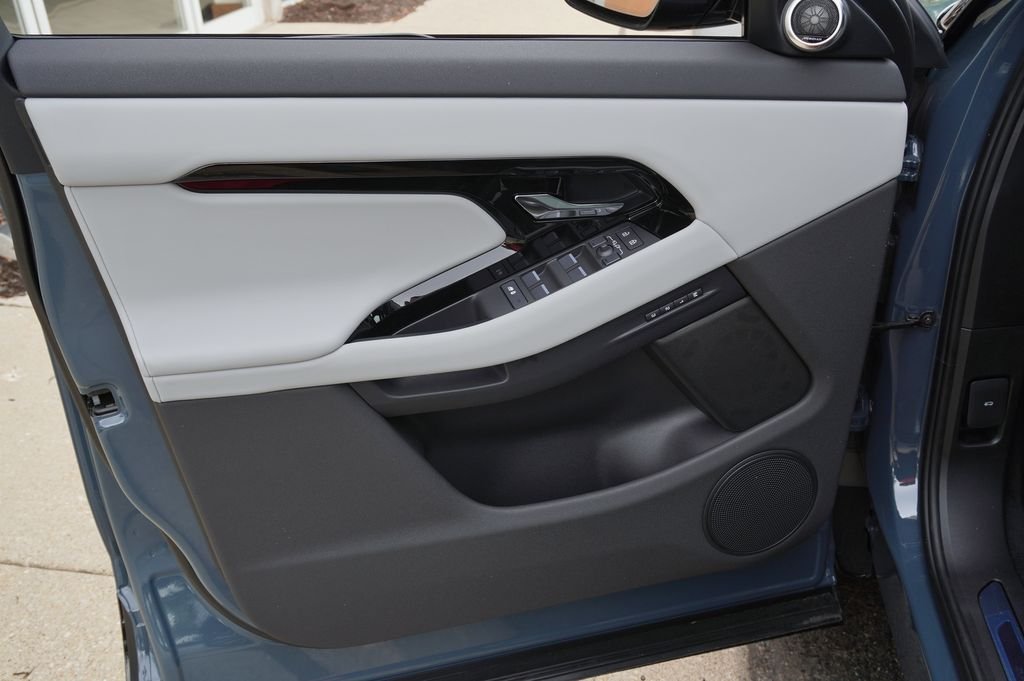 New 2026 Tribeca Blue Land Rover Hoxton Edition image 10