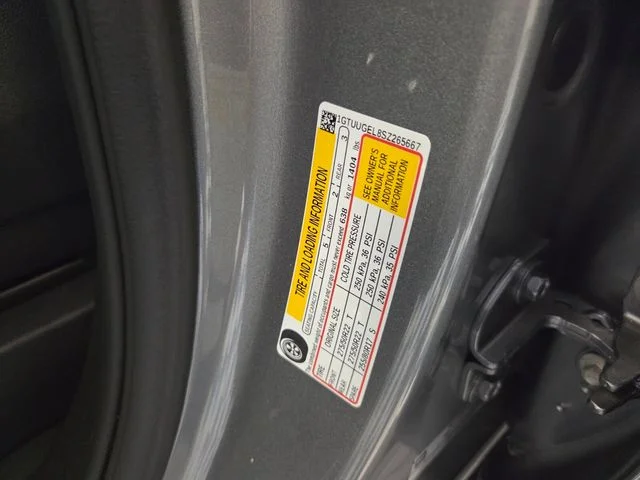 Used 2025 Silver GMC Denali image 17