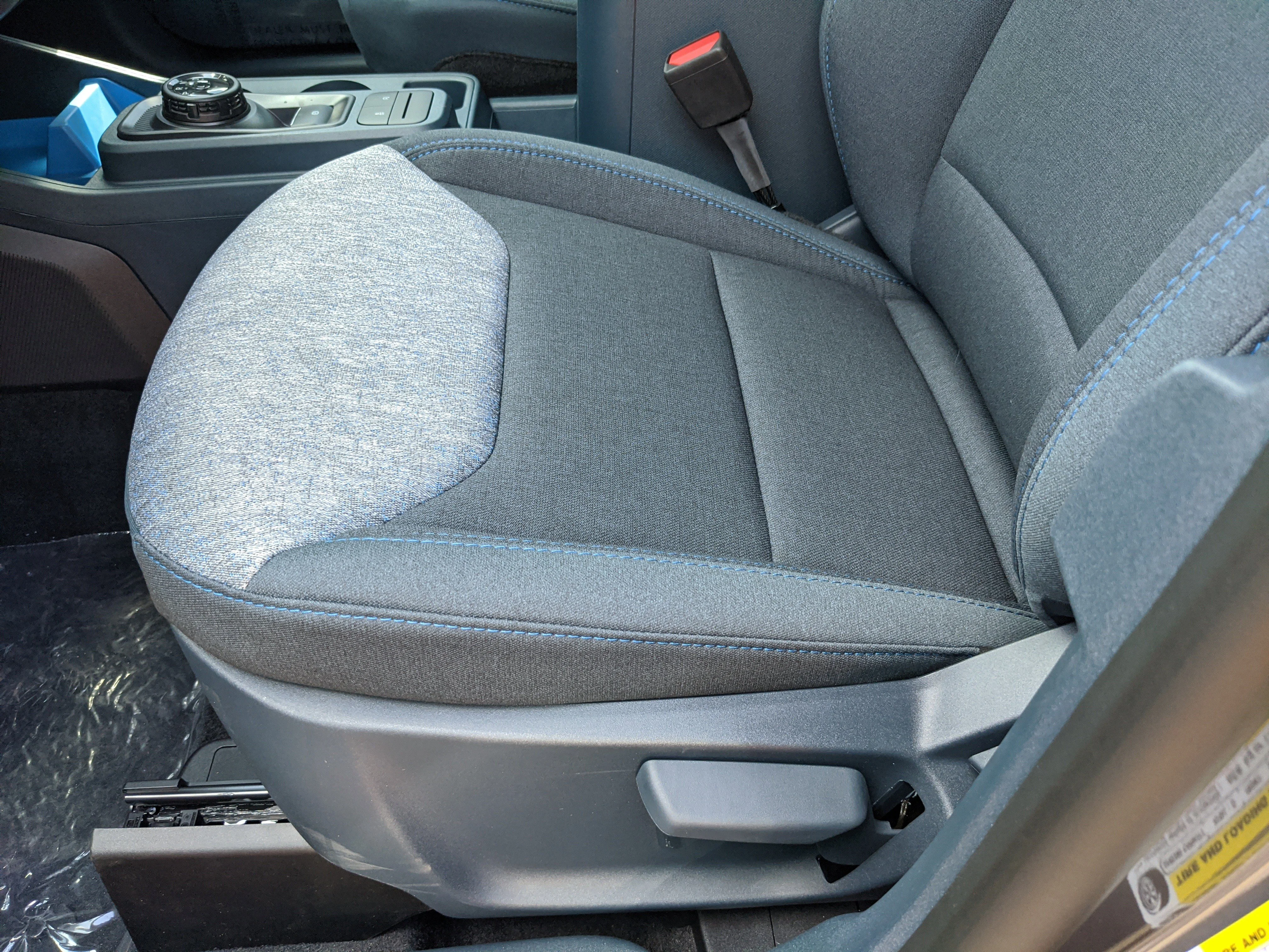 New 2026 Carbonized Gray Metallic Ford XLT image 15
