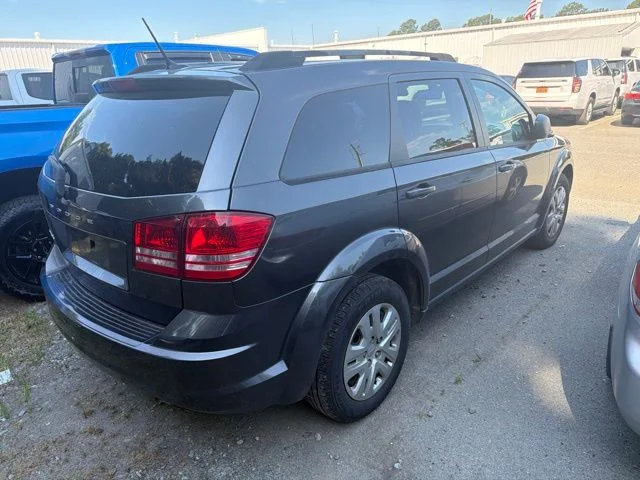 Used 2018 Gray Dodge SE image 6