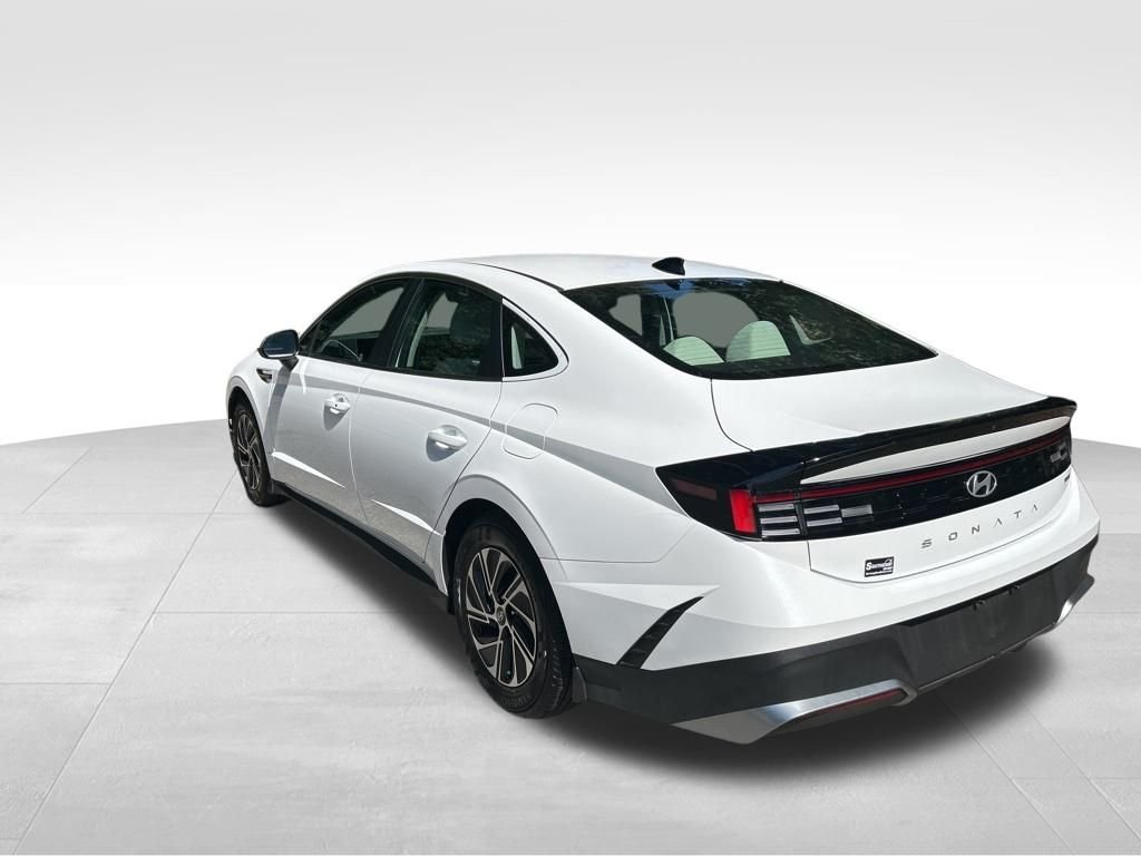 Certified Used 2026 White Hyundai Blue image 3
