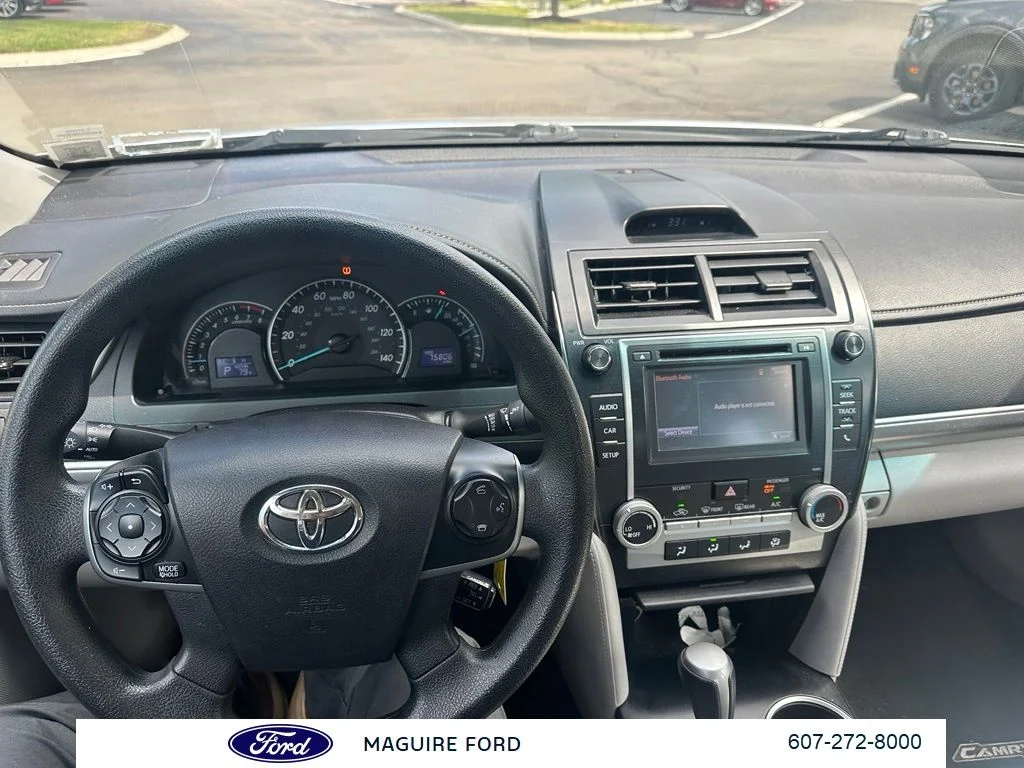 Used 2014 Silver Toyota LE image 17