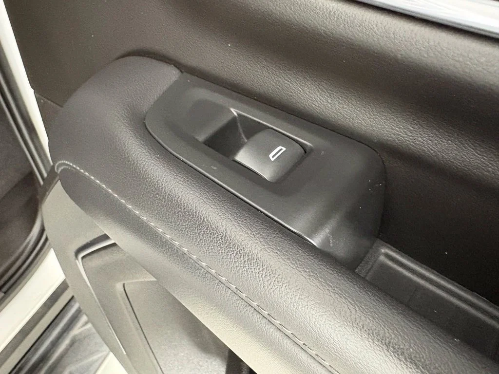 Used 2021 SUMMIT WHITE Chevrolet LS image 20