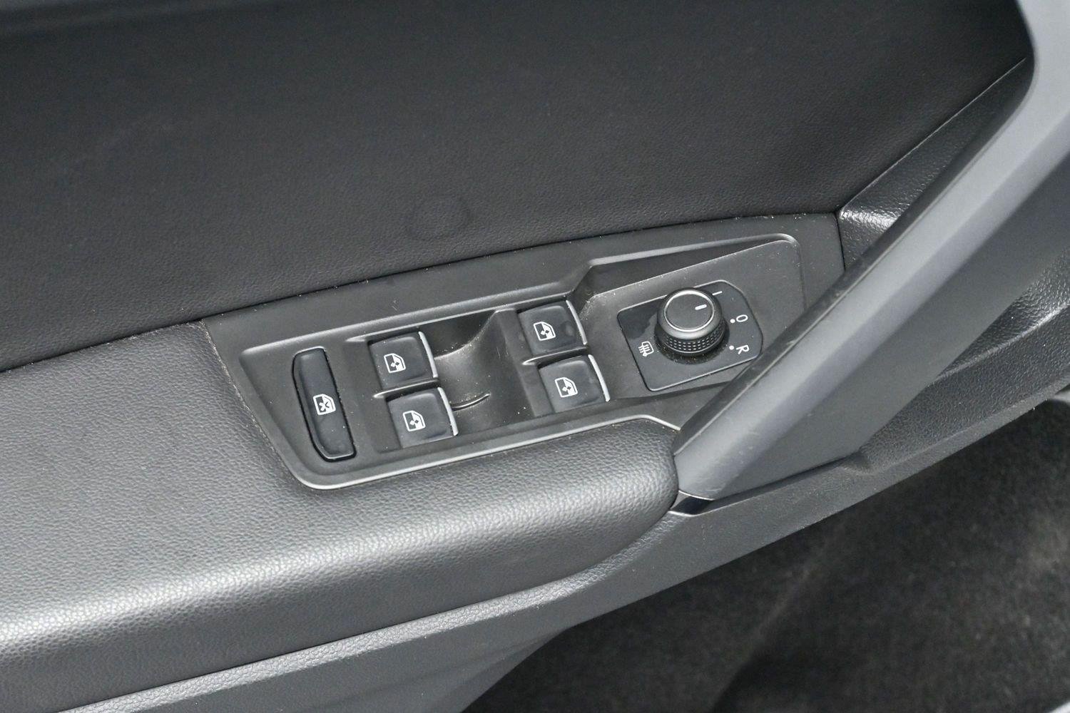 Used 2019 Pure White Volkswagen SEL image 12