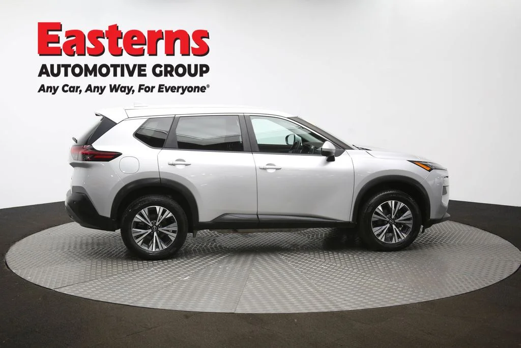 Used 2022 Silver Nissan SV image 45