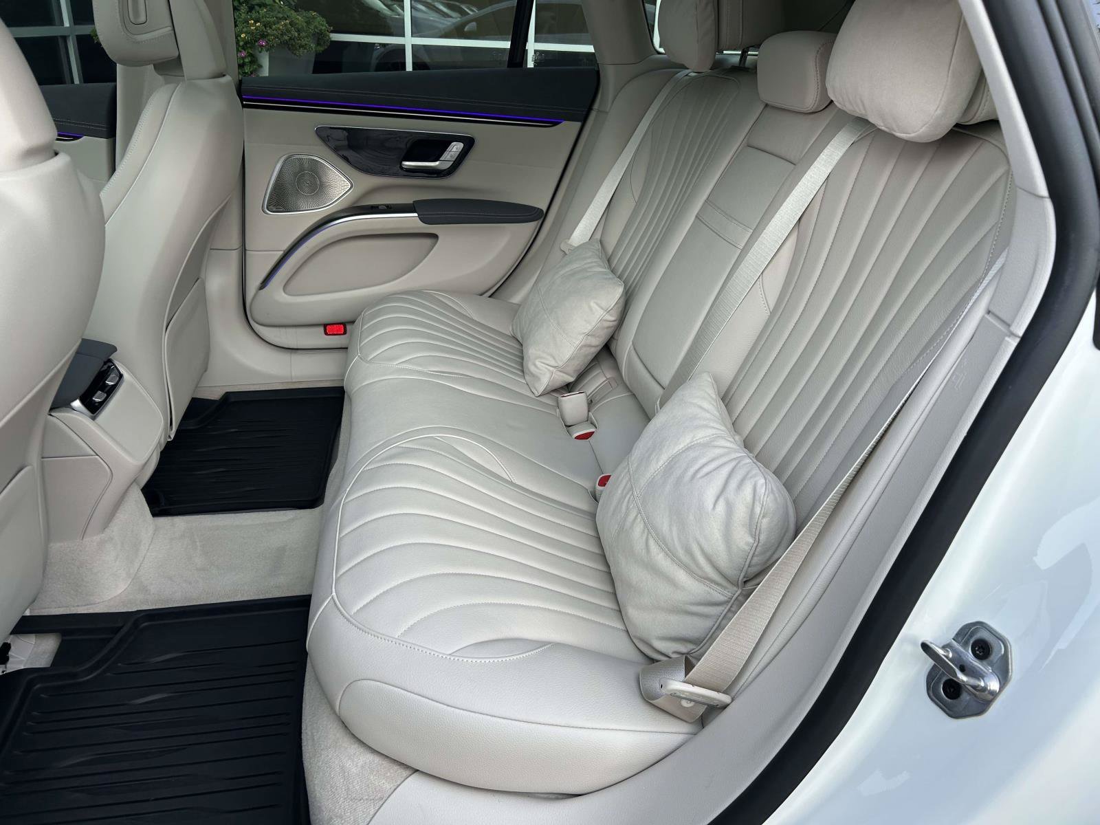Certified Used 2023 MANUFAKTUR Diamond White Mercedes-Benz EQS 450 4MATIC® Sedan image 40