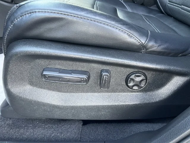 Used 2020  Honda EX-L image 16
