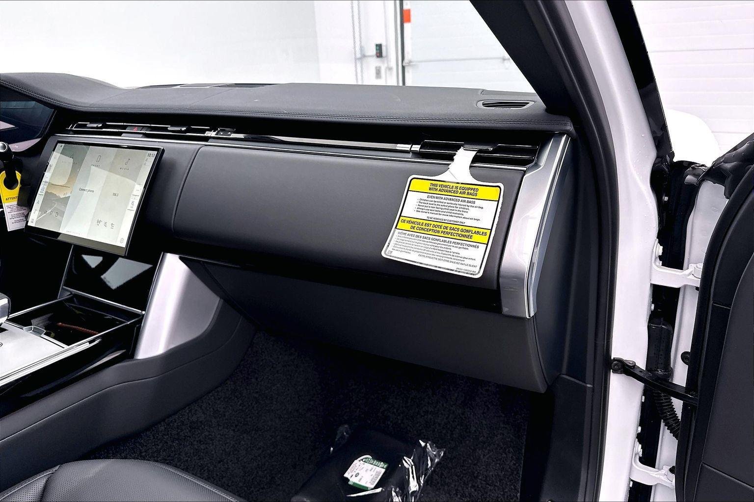 New 2026  Land Rover SE image 11