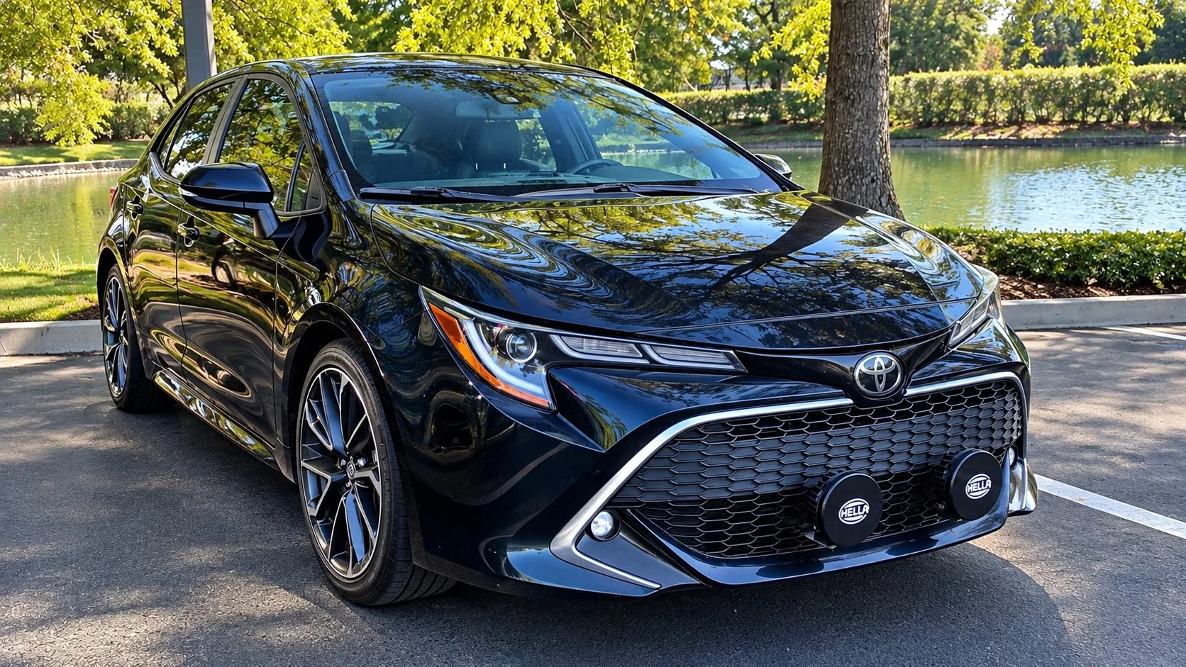Used 2020 Galactic Aqua Mica Toyota XSE image 1