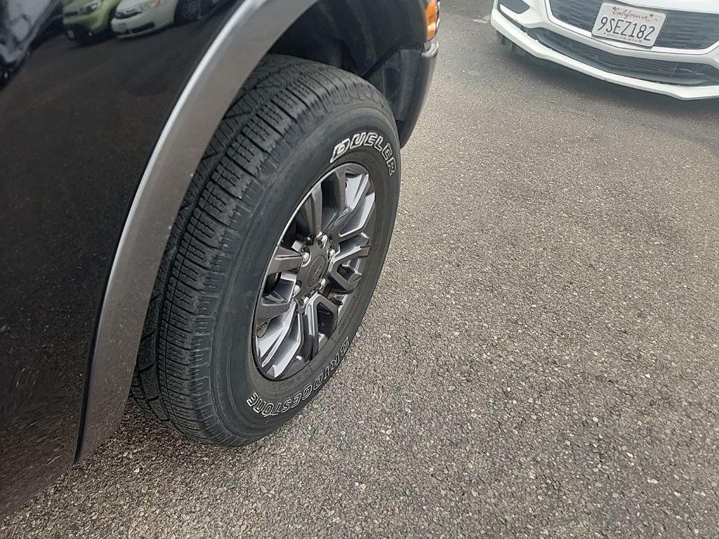 Used 2019 Black Ford XLT image 16