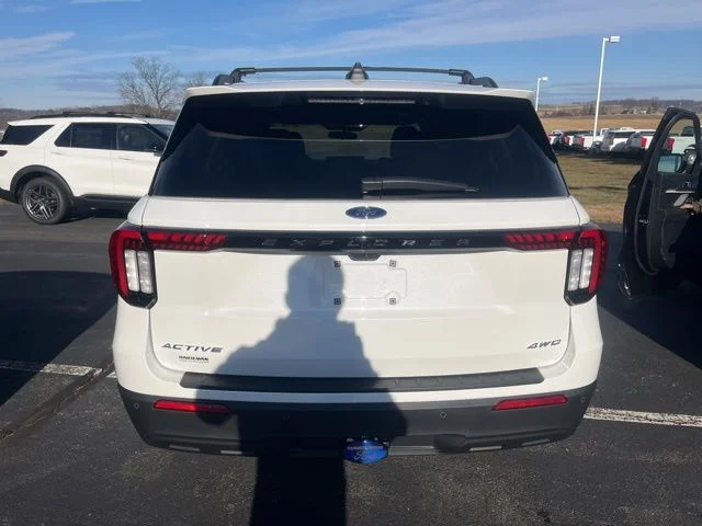 2026 Ford Explorer Active - Photo 6