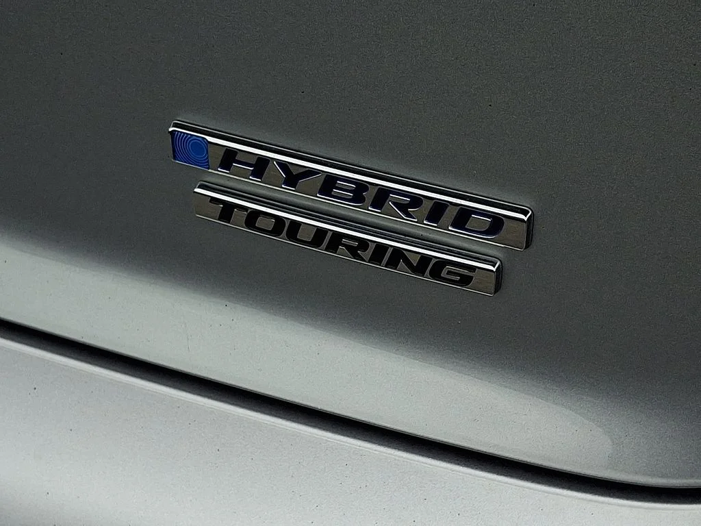 Used 2024 Silver Honda Touring image 32