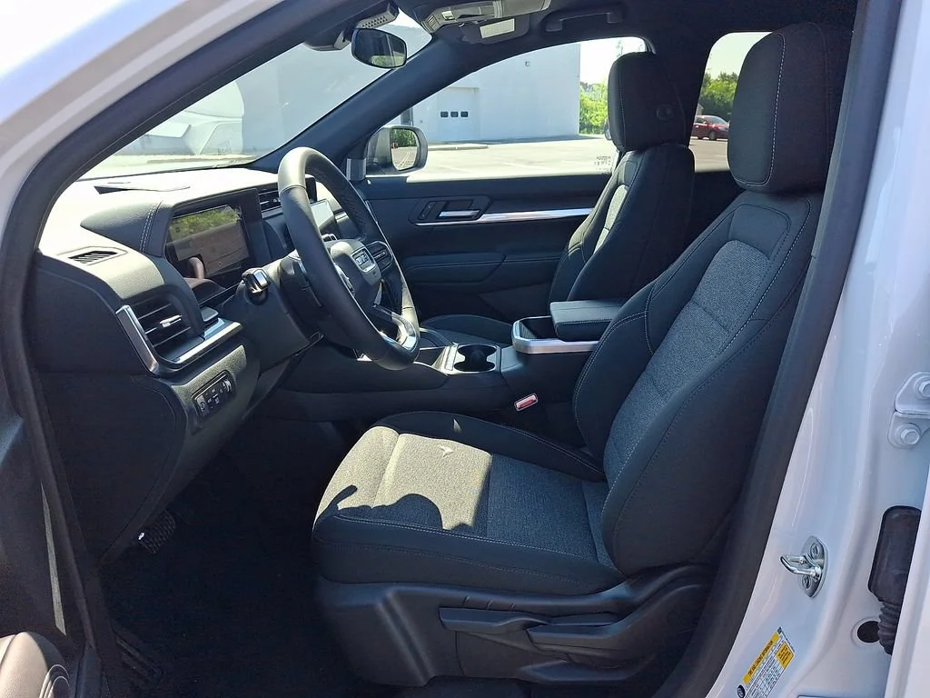 New 2027 Summit White GMC Elevation image 7