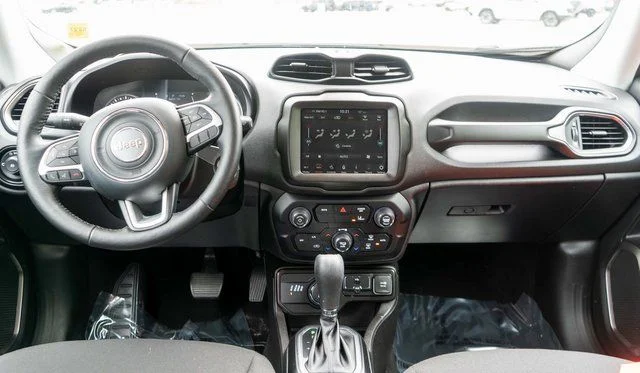 Used 2023 Black Jeep Latitude image 15