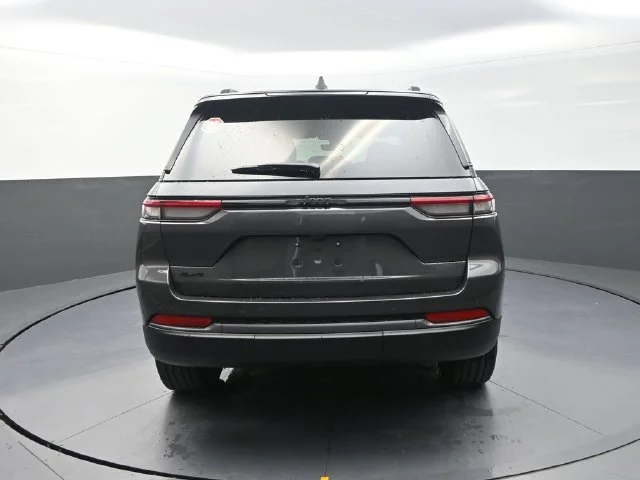 New 2026 Baltic Gray Metallic Clear-Coat Exterior Paint Jeep Limited image 7