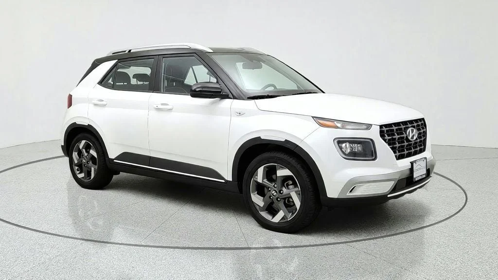 Used 2023 Lunar White Hyundai Limited IVT image 3