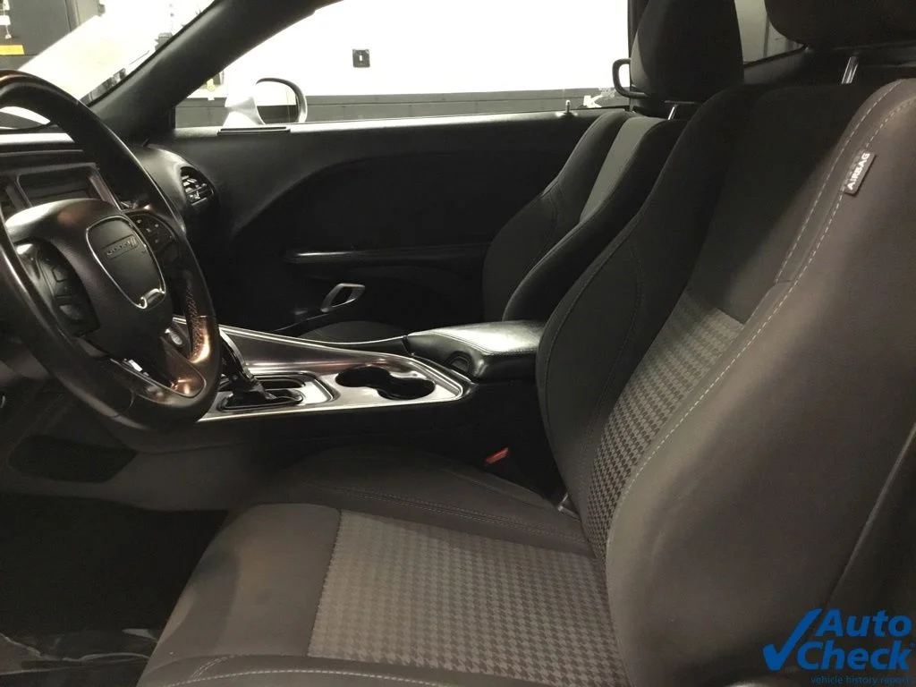 Used 2018 Silver Dodge SXT image 21