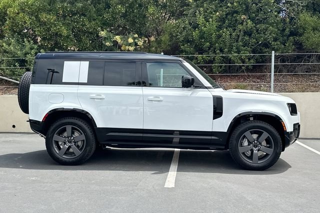 New 2026 Fuji White Land Rover X-Dynamic SE image 6