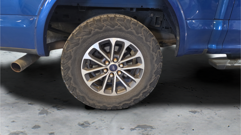 Used 2018 Blue Ford XLT image 19