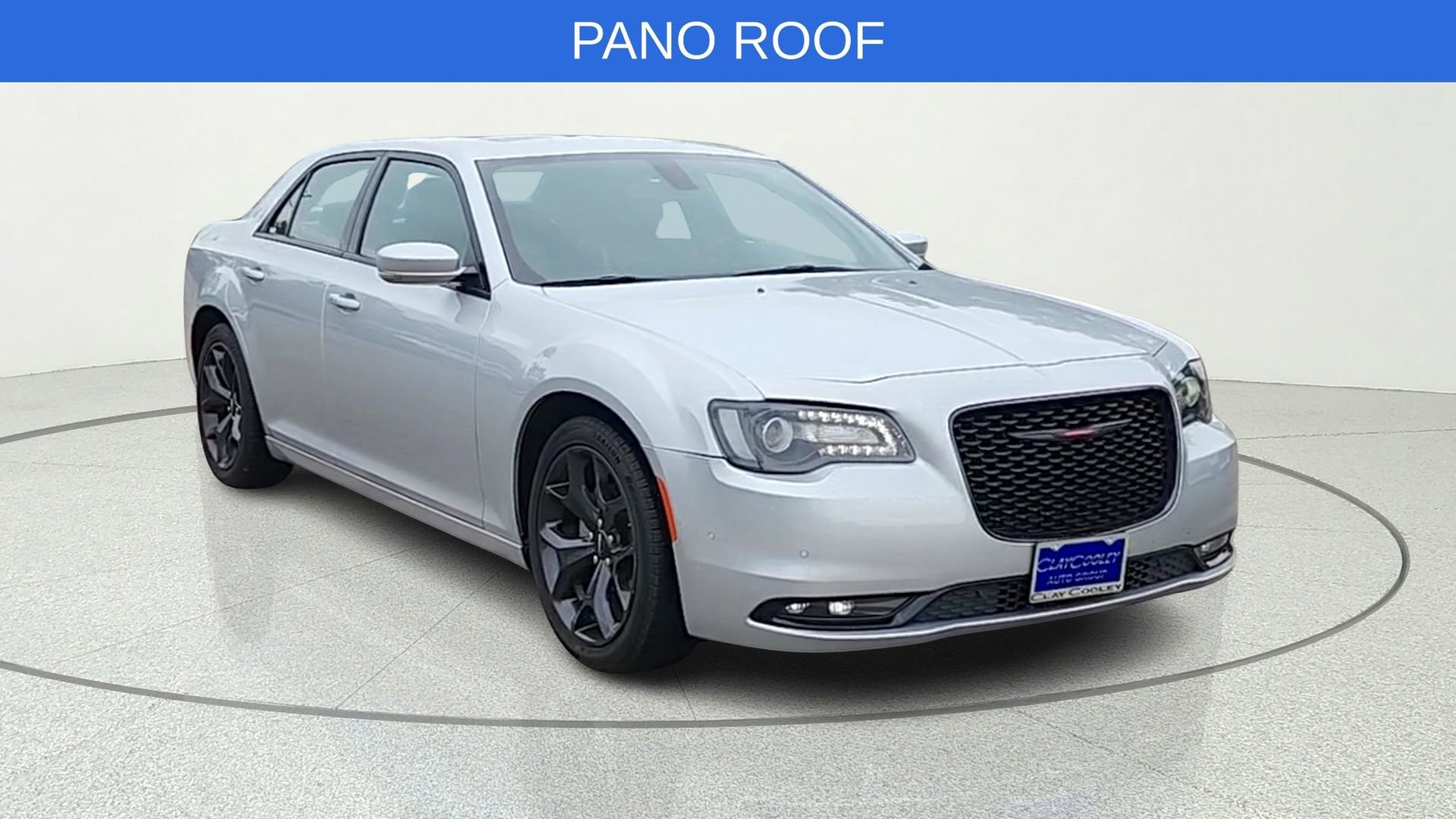 2023 Chrysler 300 S's photo