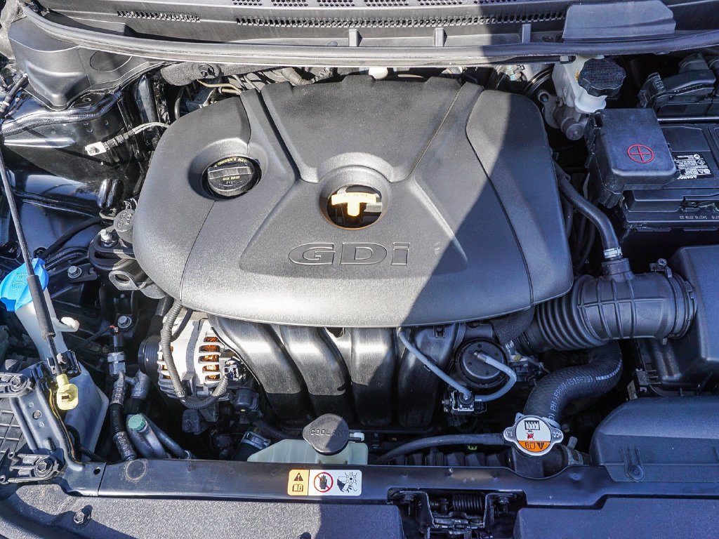Used 2016 Black Kia EX image 25
