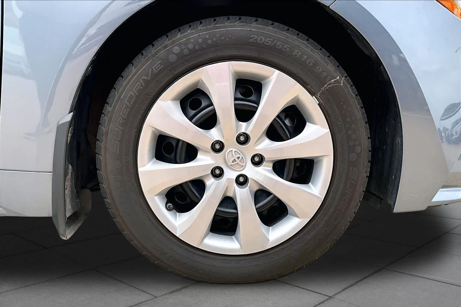 Used 2023 Celestite Toyota LE image 10