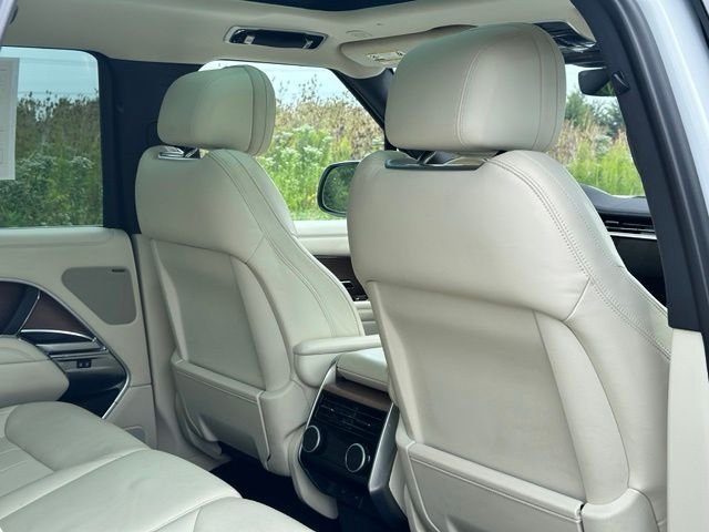 Used 2023 Fuji White Land Rover SE image 24