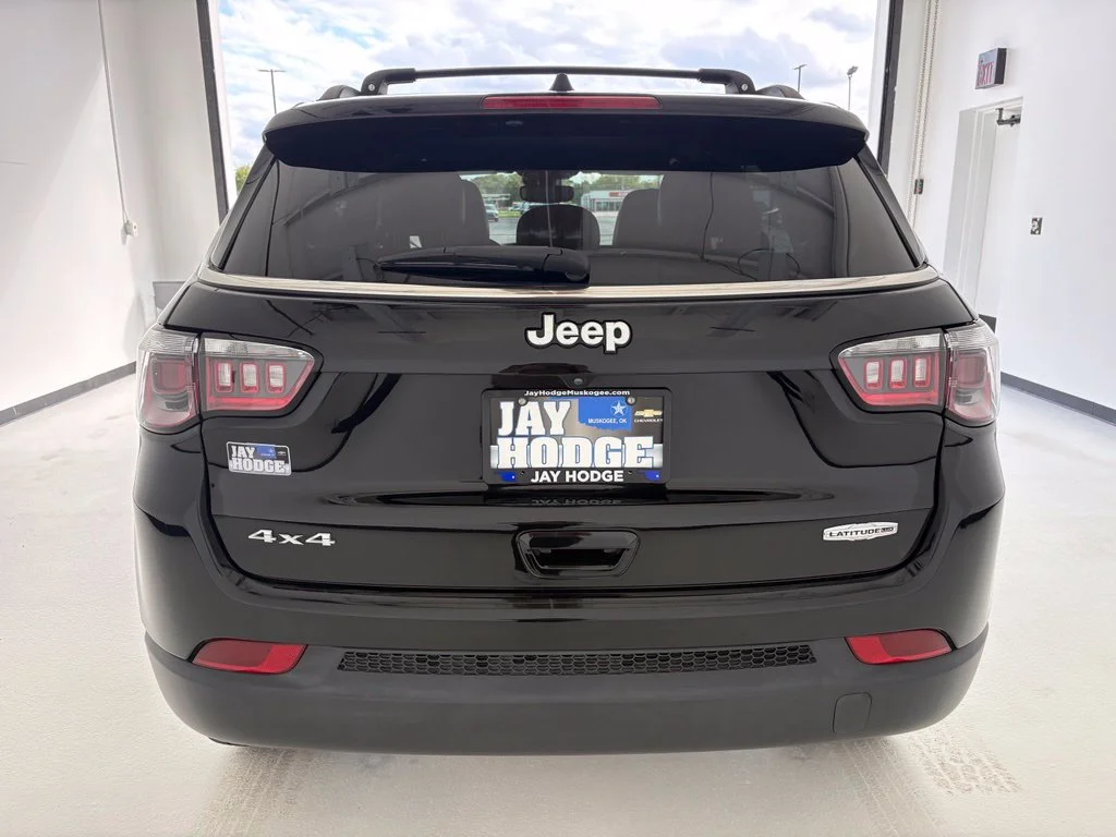 Used 2024 Black Jeep Latitude Lux image 18