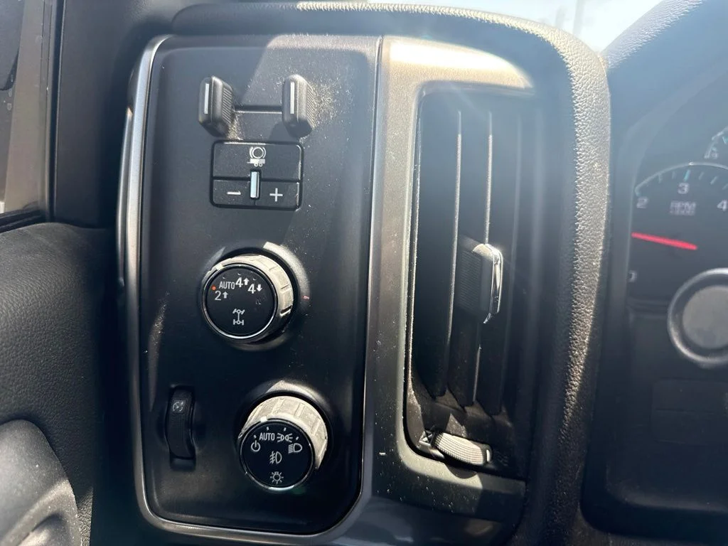 Used 2018 Black Chevrolet LT image 18