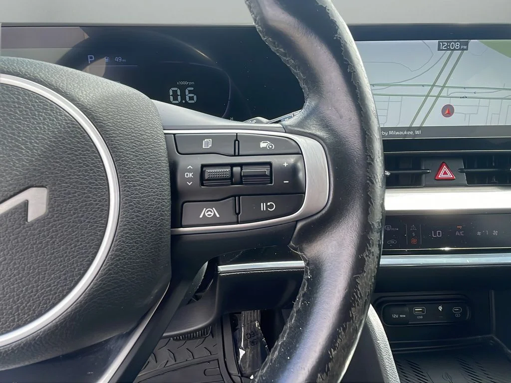 Used 2023 White Kia EX image 20