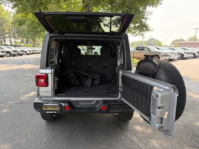 Used 2021 Silver Jeep Unlimited Sport Altitude image 18