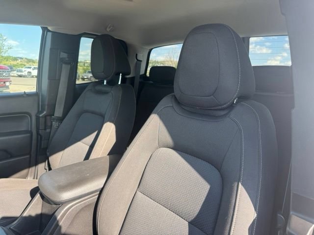 Used 2016 SILVER ICE METALLIC Chevrolet 4WD LT image 16