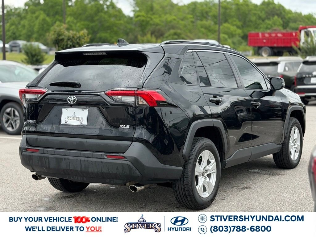 2021 Toyota RAV4 XLE - Photo 6
