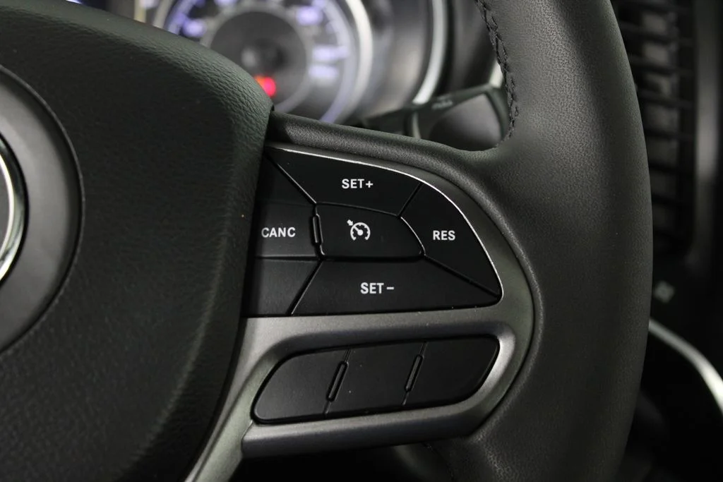 Used 2020 Gray Jeep Latitude Plus image 26
