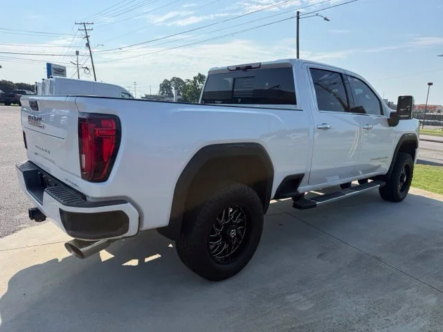 Used 2021 White GMC Denali image 9