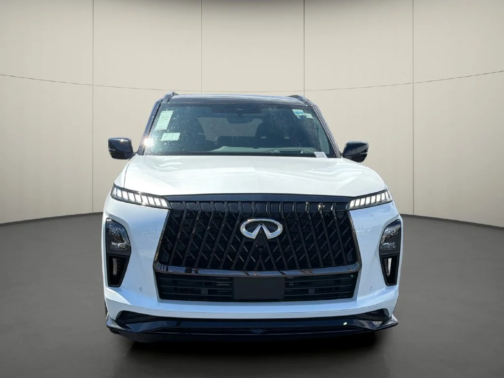 New 2027 2T RADIANT WHIT INFINITI Sport 4WD image 2