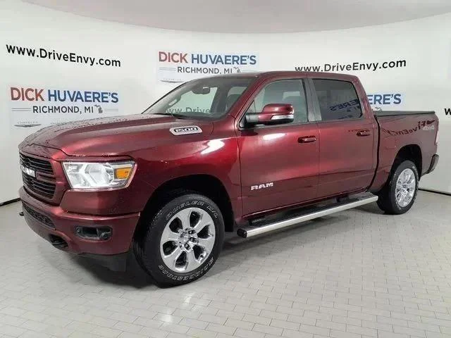 2019 RAM 1500 Big Horn/Lone Star 4x4 Crew Cab 5'7's photo