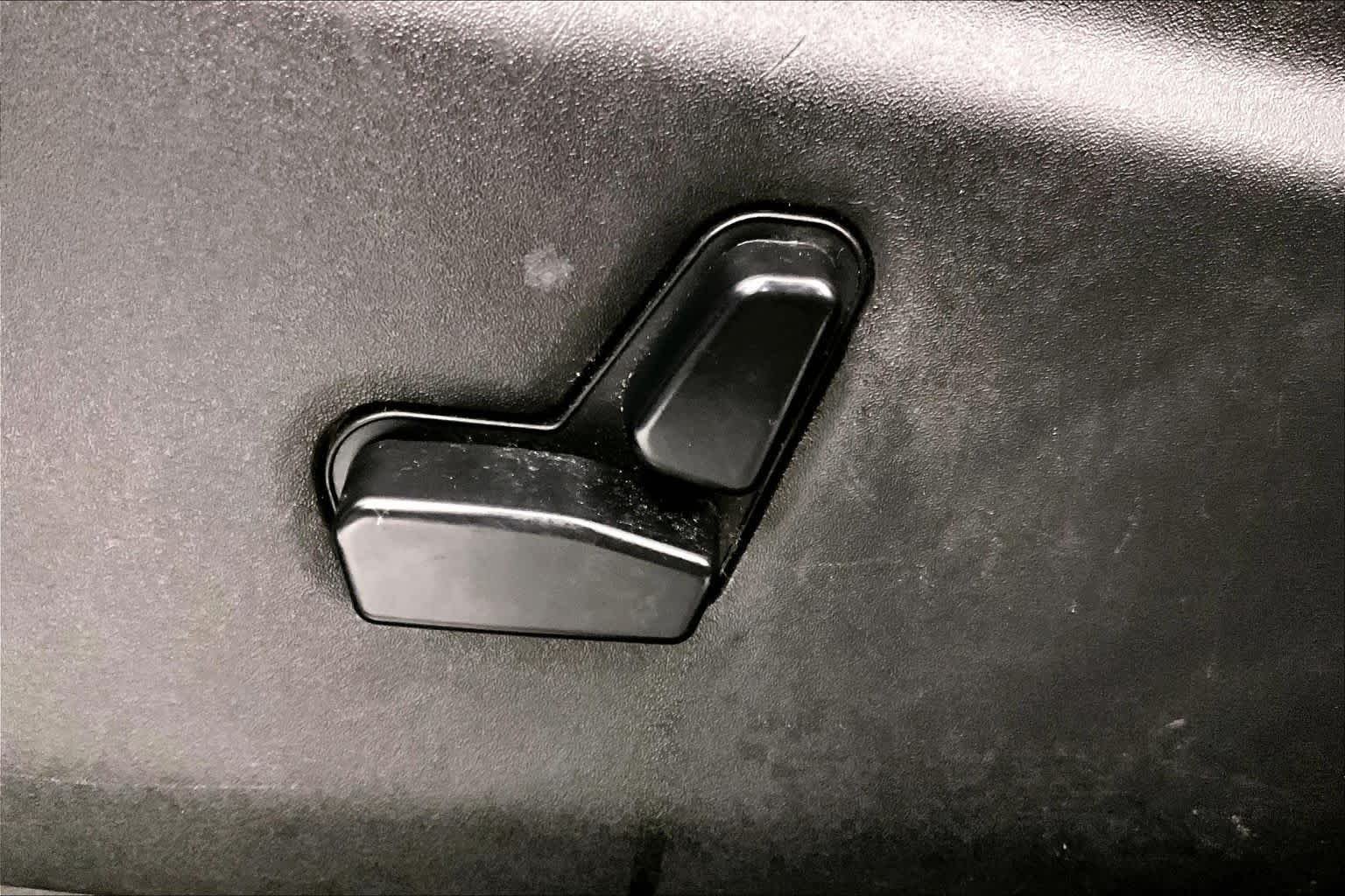 Used 2018 Granite Clearcoat Dodge R/T image 32