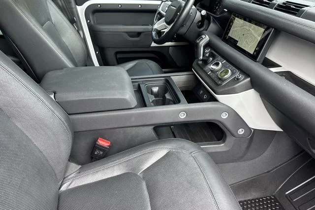 Used 2023 White Land Rover S image 15