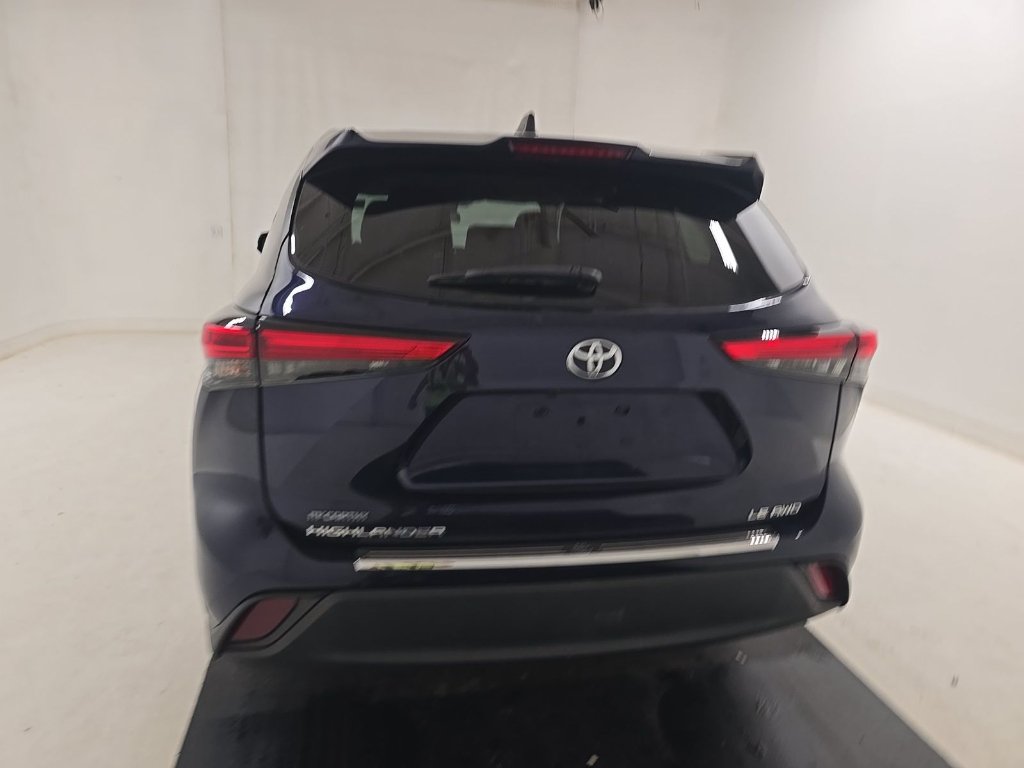 Used 2022 Blueprint Toyota LE image 5