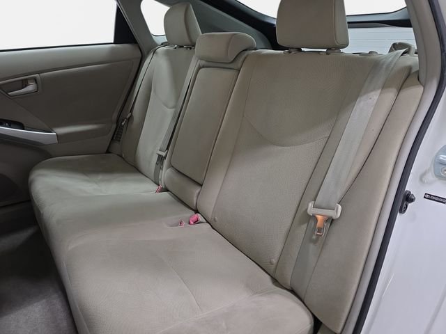 Used 2010 White Toyota II image 13