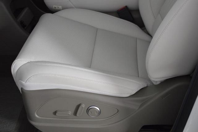 New 2026 White Hyundai SEL 7P image 31