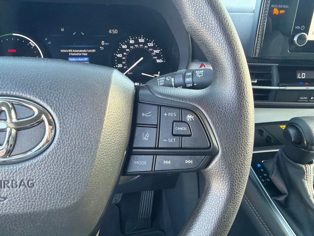 Used 2025 White Toyota LE image 10