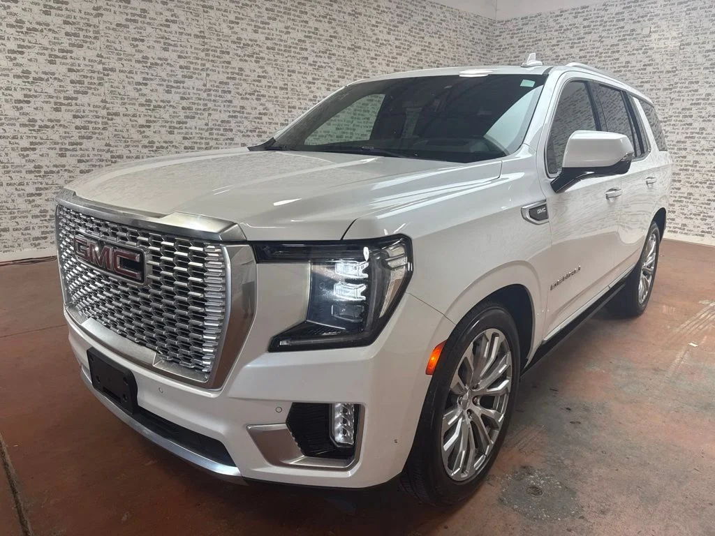 Used 2024 White GMC Denali image 3