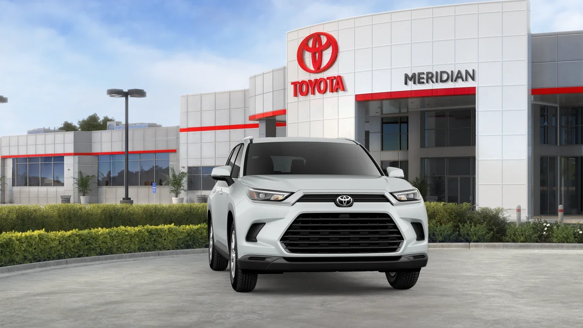 New 2026 Wind Chill Pearl Toyota XLE image 16